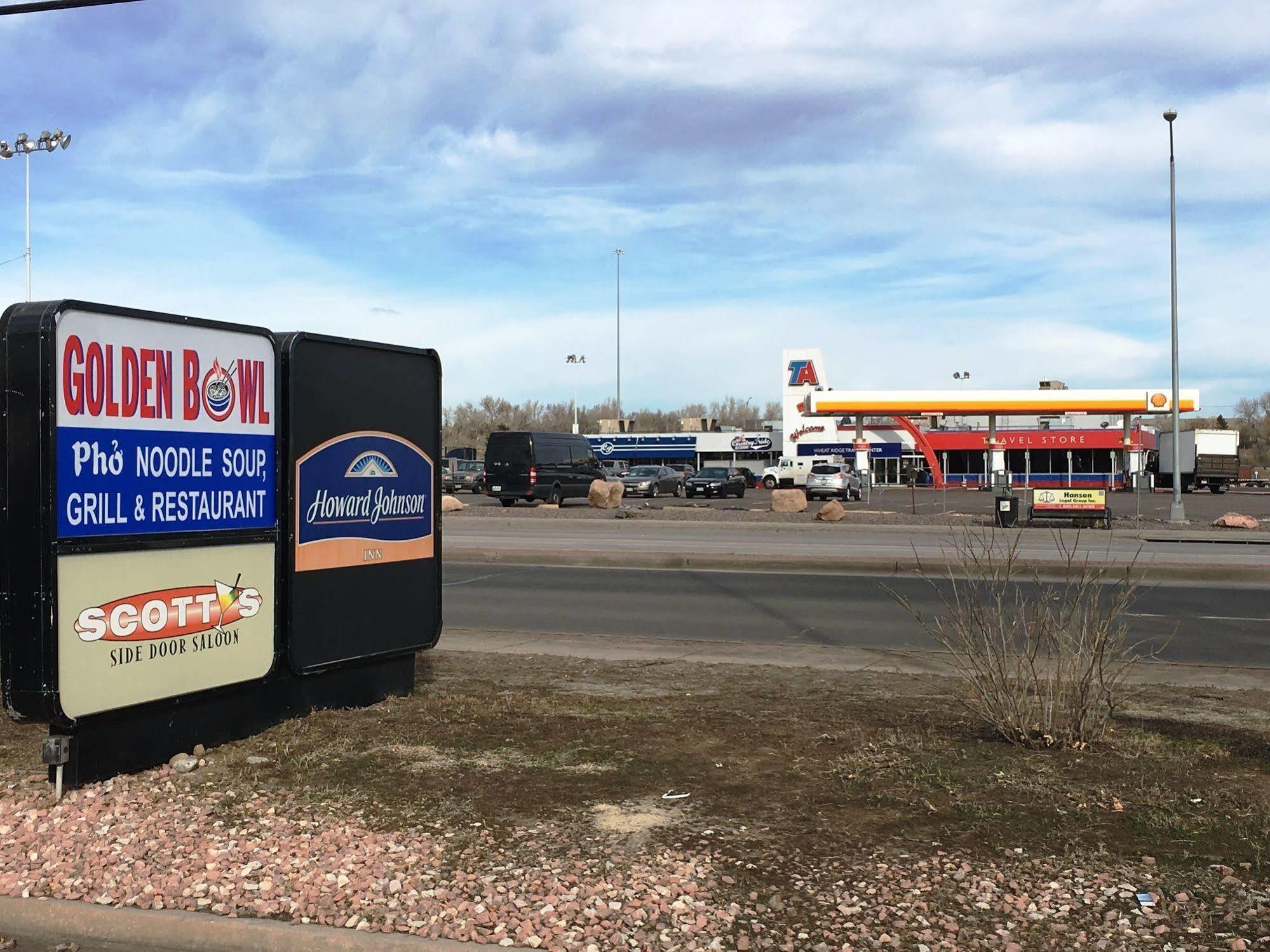 Howard Johnson By Wyndham Denver West ウィートリッジ エクステリア 写真