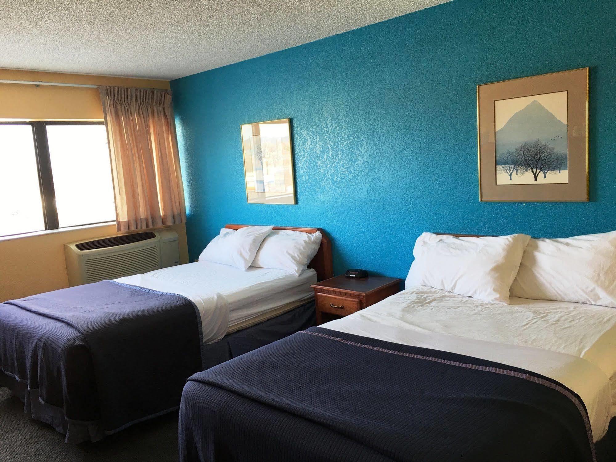 Howard Johnson By Wyndham Denver West ウィートリッジ エクステリア 写真