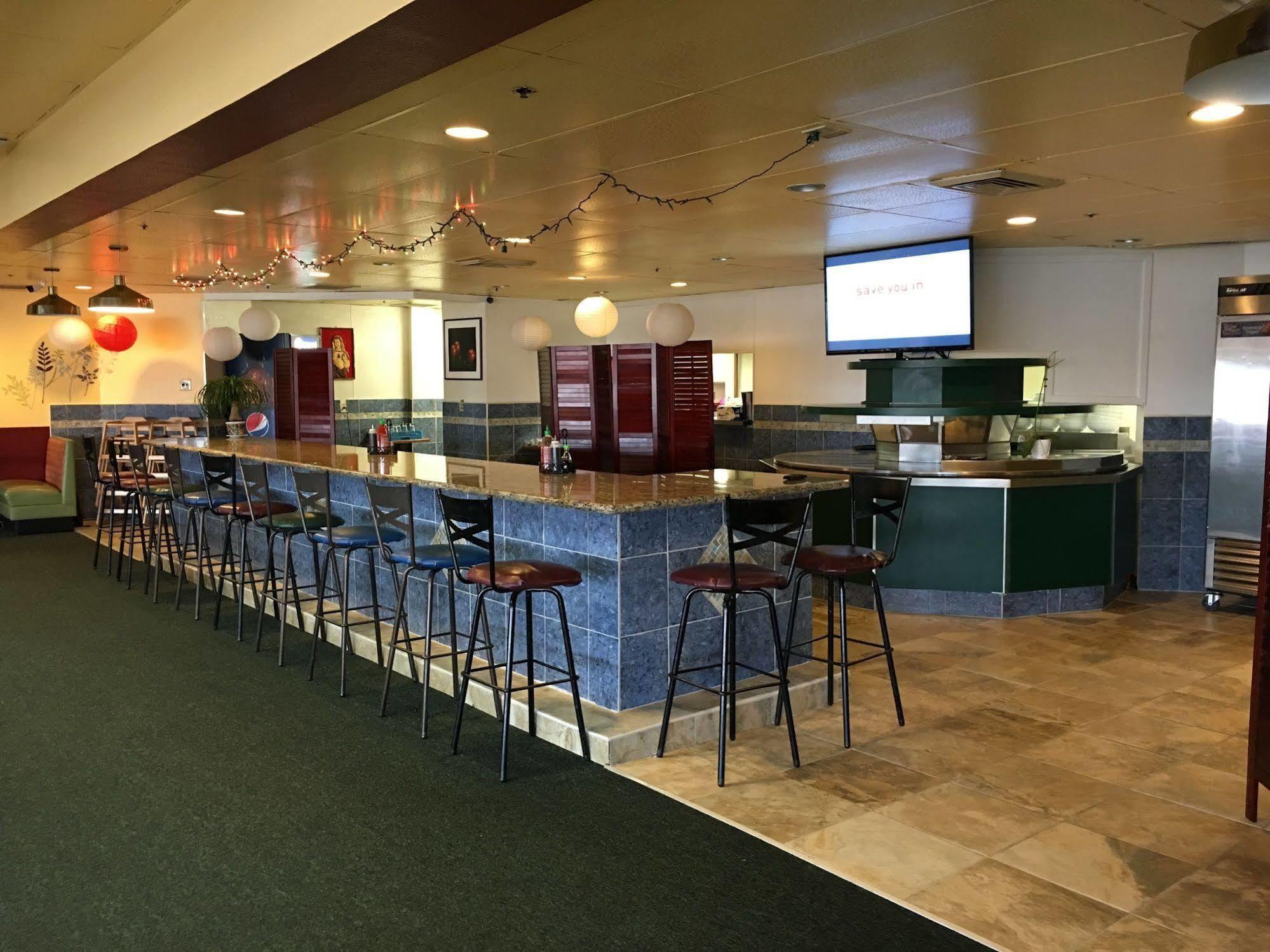 Howard Johnson By Wyndham Denver West ウィートリッジ エクステリア 写真