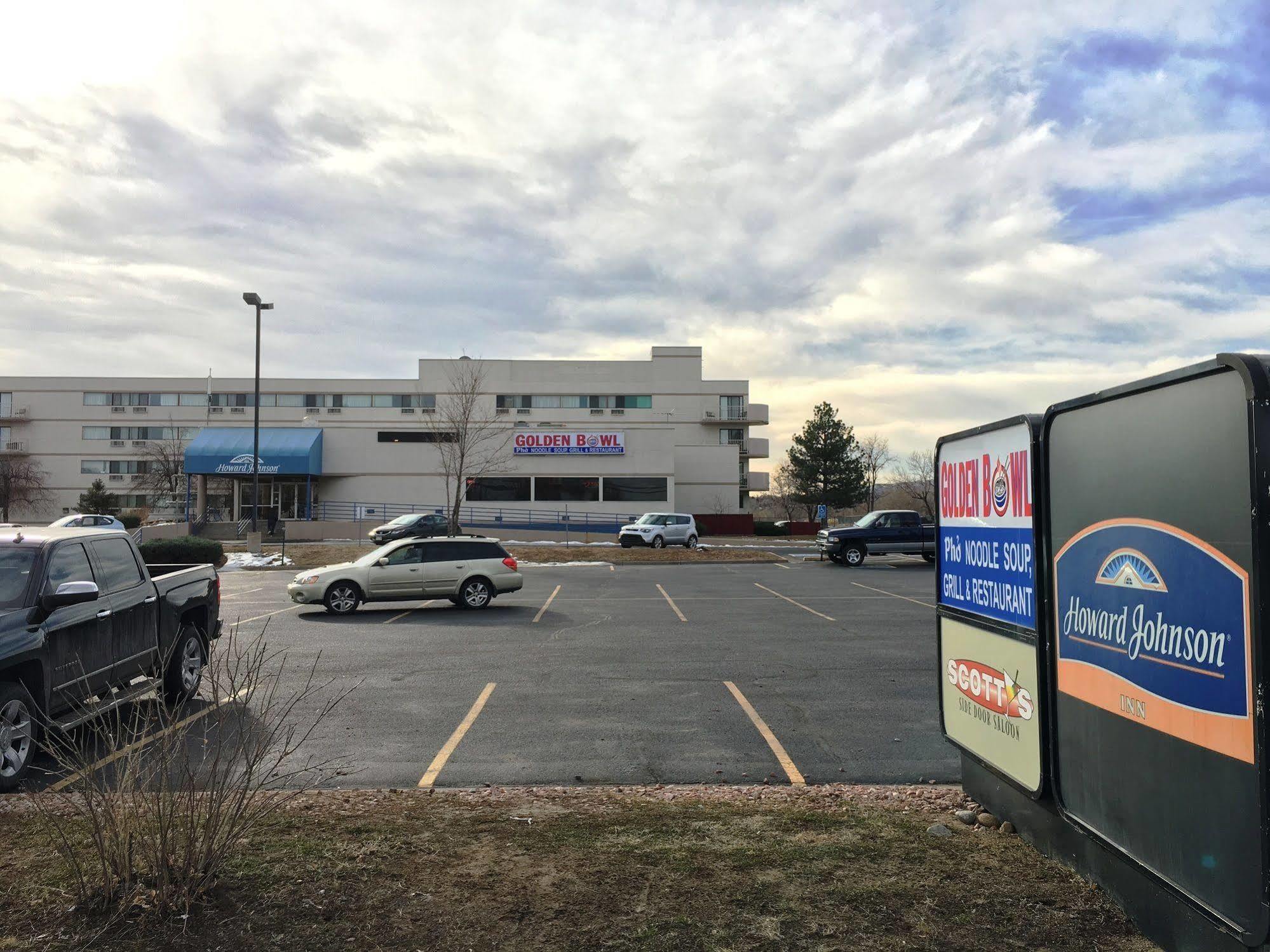Howard Johnson By Wyndham Denver West ウィートリッジ エクステリア 写真