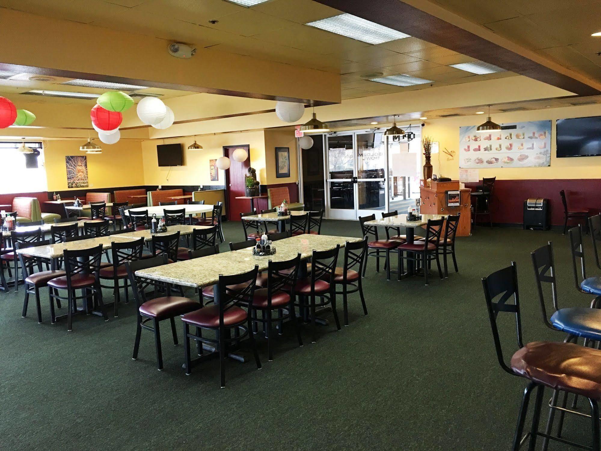 Howard Johnson By Wyndham Denver West ウィートリッジ エクステリア 写真