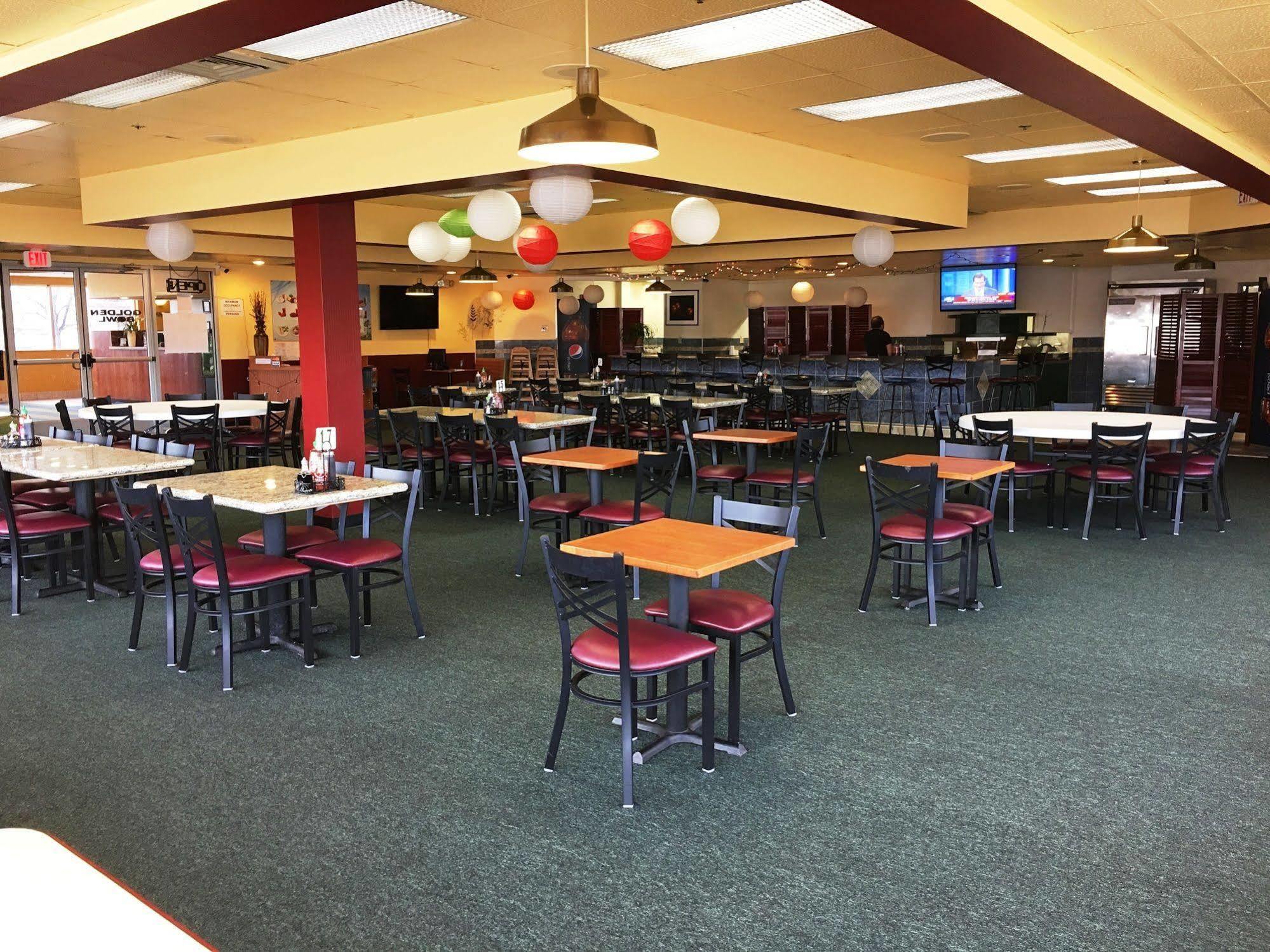 Howard Johnson By Wyndham Denver West ウィートリッジ エクステリア 写真