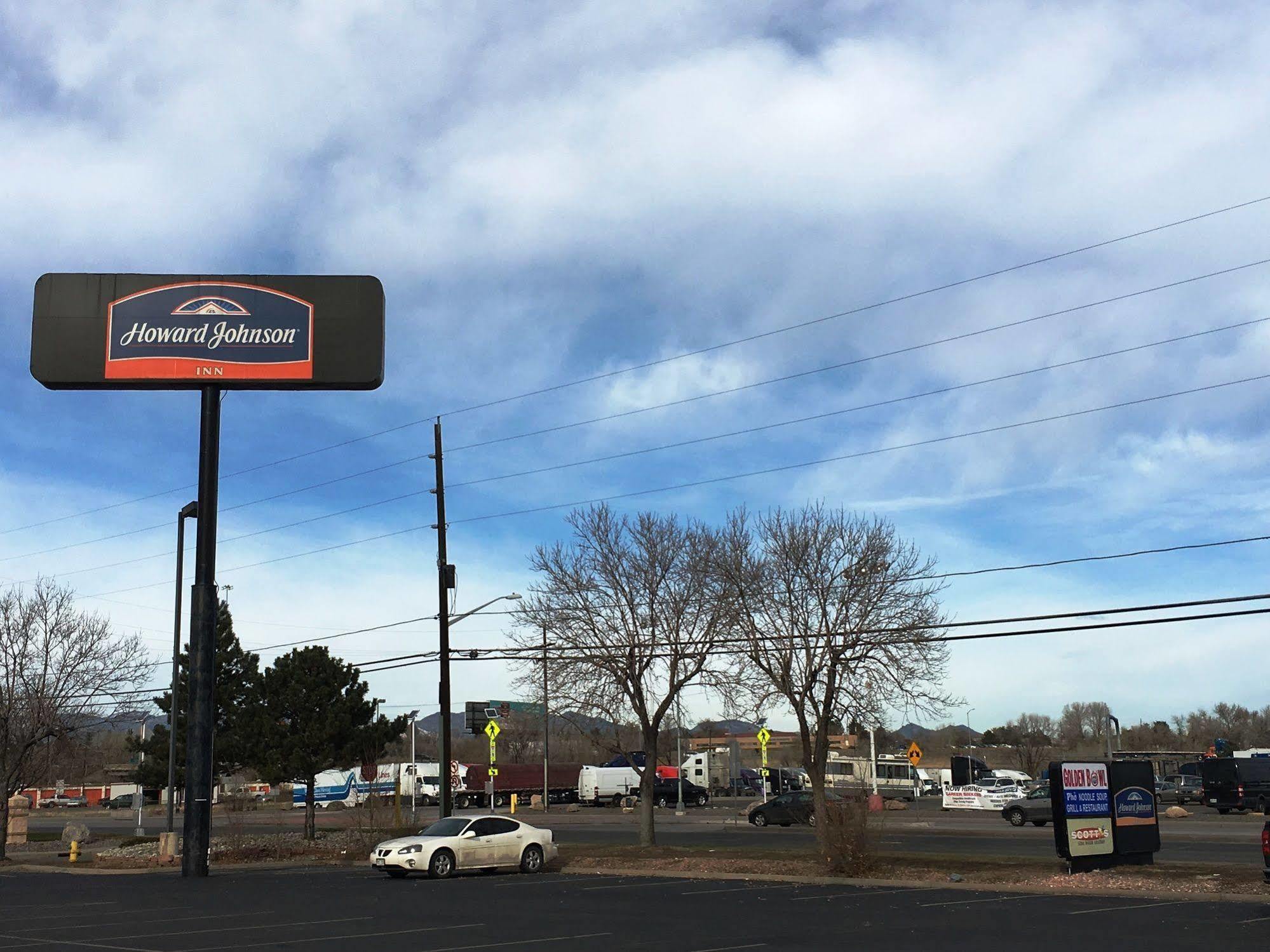Howard Johnson By Wyndham Denver West ウィートリッジ エクステリア 写真