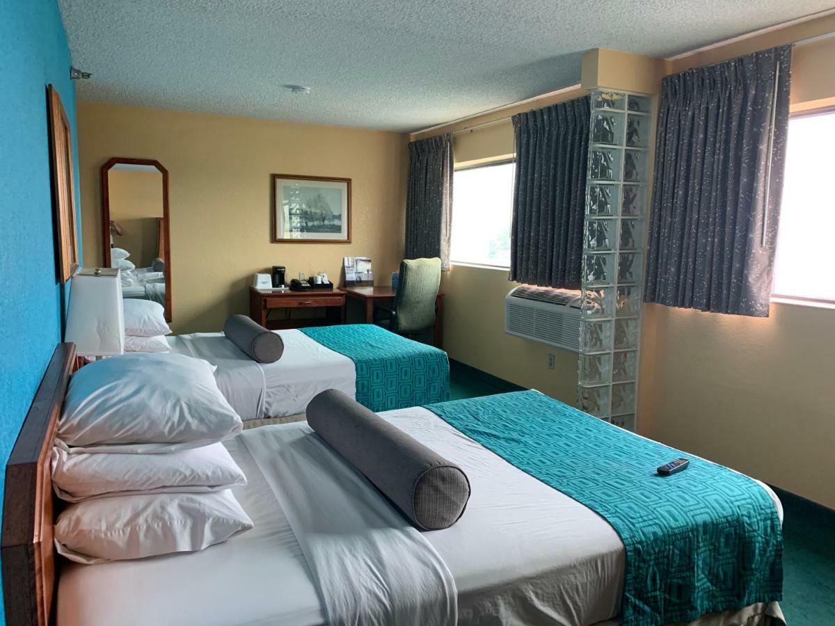 Howard Johnson By Wyndham Denver West ウィートリッジ エクステリア 写真