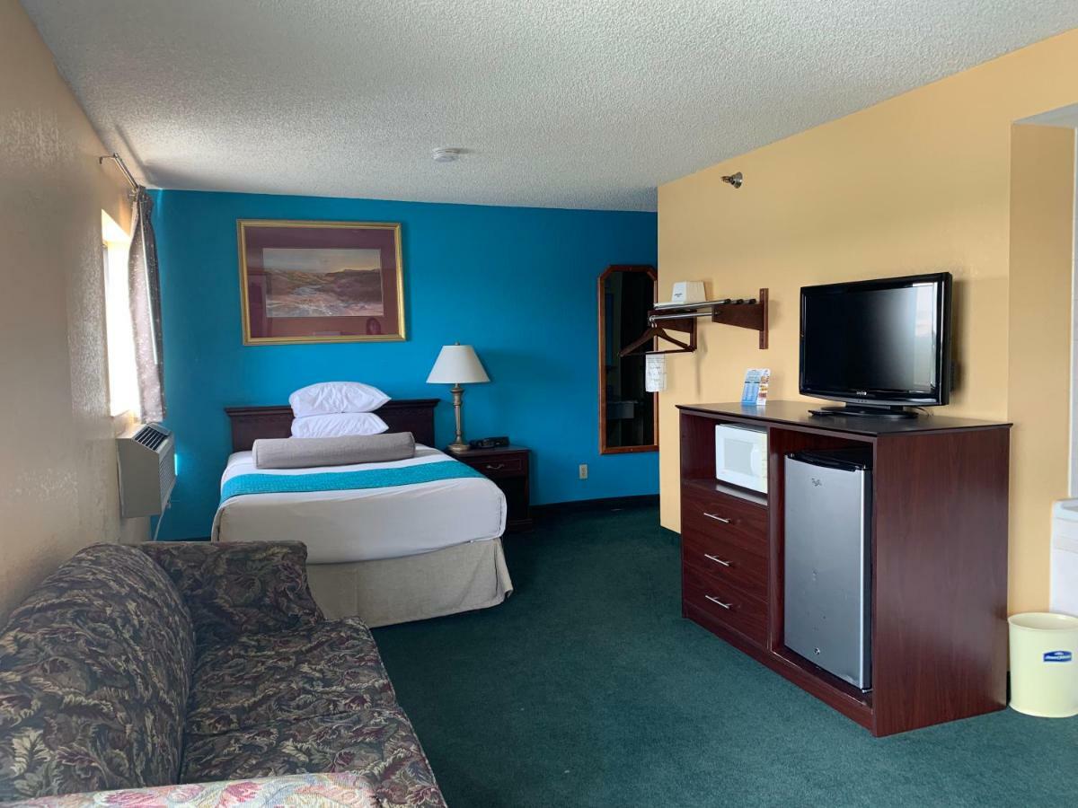 Howard Johnson By Wyndham Denver West ウィートリッジ エクステリア 写真